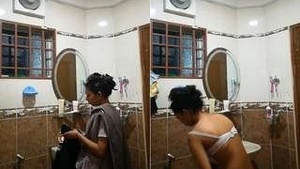 Tamil Girl Record her Nude Selfie For Lover