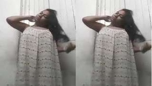 Horny Desi Bhabhi Showing Her Boobs Pussy