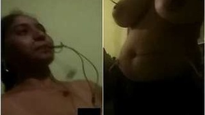 Desi indian Girl Showing Boobs on Video Call