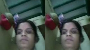 Desi Bhabhi Showing Boobs Pussy