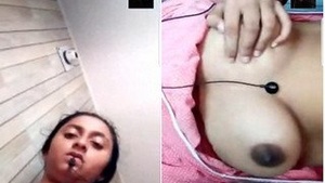 Exclusive Cute Girl Showing Her Boobs and Fingering on video cal