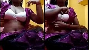 Desi indian Girl Showing Boobs On Video Call