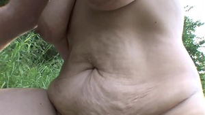 MAMA Sucks and FUCKS WITH A YOUNG BUTTER IN THE OPEN AIR!!!