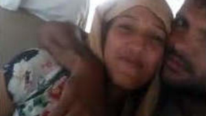 Exclusive cute indian lover romance and tits sucking in the car