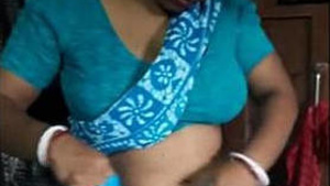 bubbly delhi housewife bhabhi disa roy bubbly navel and cleavage expose in blue sare