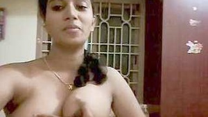 pretty face desi Village boudi show her breasts