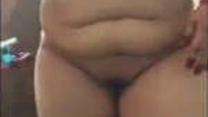 Sexy Bhabhi bath and shaving pussy