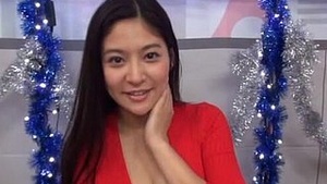 Lucky man gets his find, rejoices, unrelated man Japanese chicken meguri