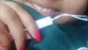 Beautiful Sexy Married Bhabi Showing Her Bigboobies And Pussy In VideoCall