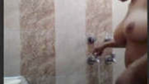 Desi Bhabhi recording bath