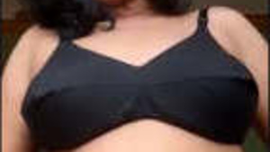 Beautiful Super Horny Bengali Dissatisfied Boudi Fingering