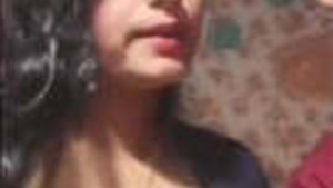 Desi woman plays with her husband in a live show