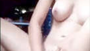 Beautiful Girl Fingering Pussy On Cam