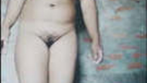 Beautiful Girl Showing Her Body Naked