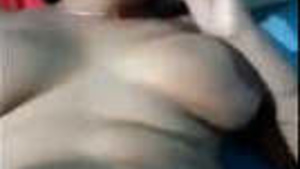 Desi Bengali Randi fodendo enquanto fala no telefone