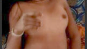 Desi Aldeia sexy woman show her naked body