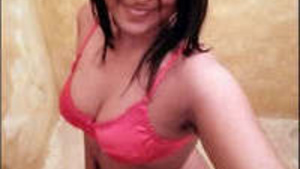 Cute tits fingered cam girl video