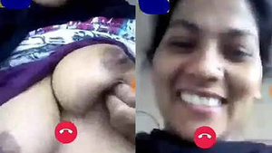 desi aunt boob show video call