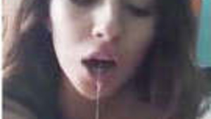 Desi hot girl blowjob VDO leaking