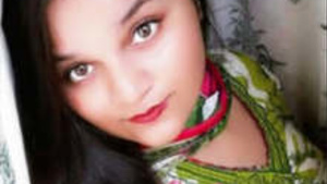 Paki girl showing Boob and PussyOn video call