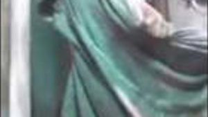 Menina Bonito Banho new clip