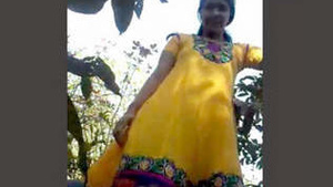 Desi couple very good sucking n fucking in the woods with audio