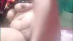 Horny Desi Indian girl fingering Vdo