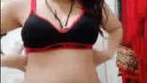 Bela Paki Menina Maize Clip