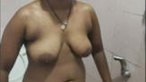 Tamil Girl Blowjob And Bath