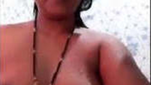 Horny mature bhabhi bathing