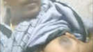 Tamil aunt showing hot body