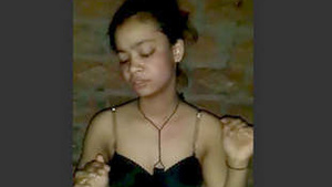 Desi girl sucking and fucking with loud moans and clear Hindi Speaking