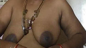 tamil mature age aunty breasts
