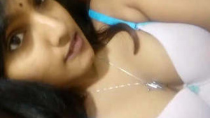 Pretty Pretty Girl Showing Clips