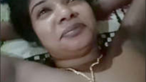 Sexy Tamil Bhabhi clips Faltou