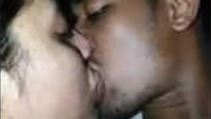 Indiana tamil casal beijando