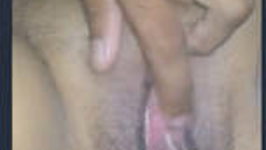 Sexy Mallu Bahbhi Shows Her Milky Pussy Breasts