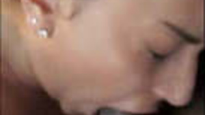 Sexy Babe loves to suck