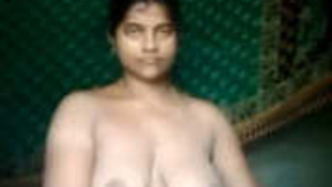 Desi Aldeia Boudi Showing Her Naked Body