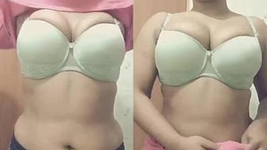 Hot figurative Bengali boudi records for her husband.