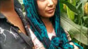 With newlyweds girlfriend in khet