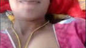 Telugu Bhabhi Showing Breasts Pussy