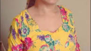 Married Bhabi Pussy Fingering