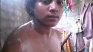 Sexy girl nude banho