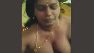 Mallu aunt giving tasty blowjob to her ex-boyfriend