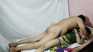 Indian game Mammy wants the stop to hand, avoiding the Desi tune, not connected to the Battle-Cry Lady brush in the air