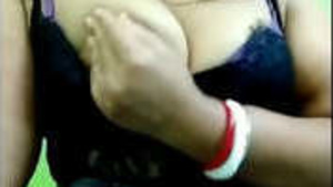 Horny Boudi teasing and showing