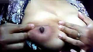 Desi Bhabhi showing hyge tits and nipple play
