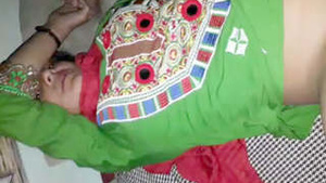 Terno wali virgem menina ki chudai