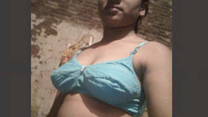 Tamil girl making a selfshot video for boyfriend